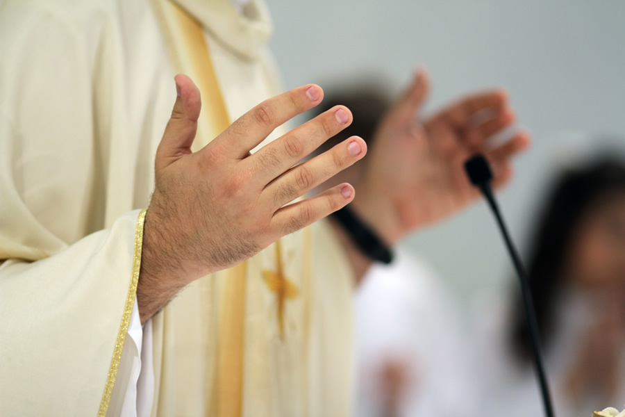priest5