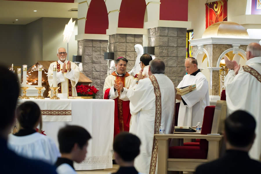 clergy0111264