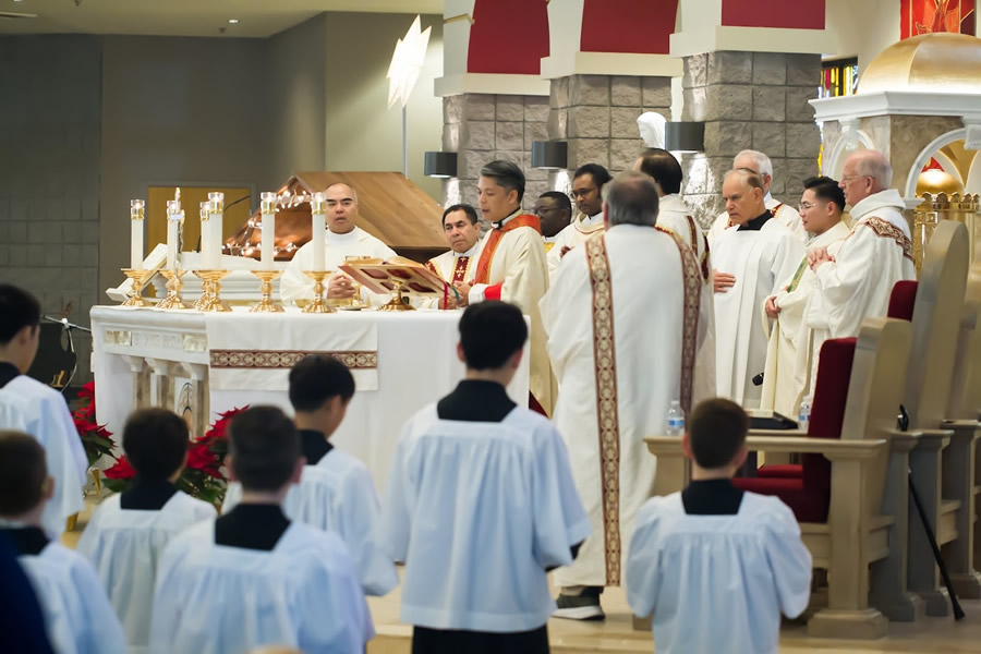 clergy0111265